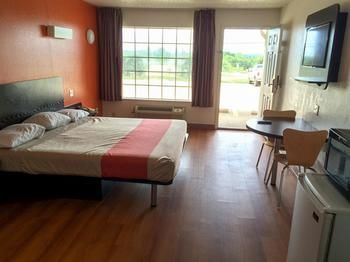 Motel 6 Waxahachie
