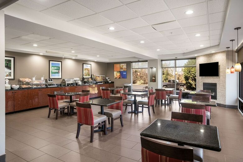 Hotel Comfort Suites Forsyth