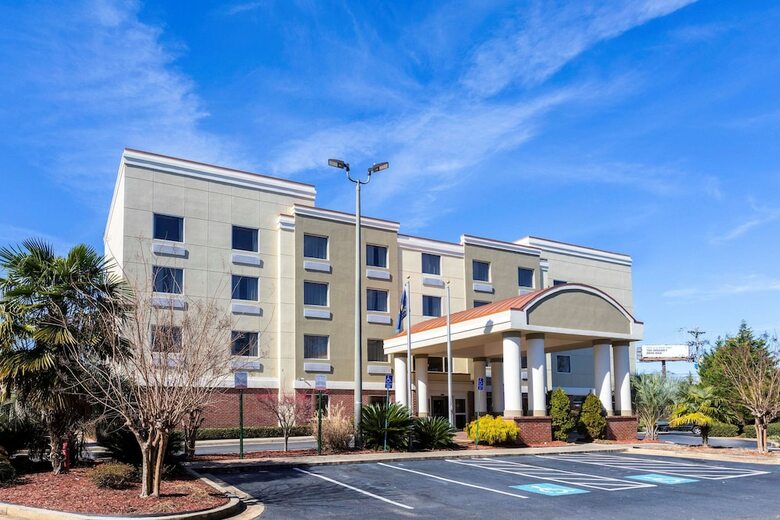 Hotel Comfort Suites Forsyth