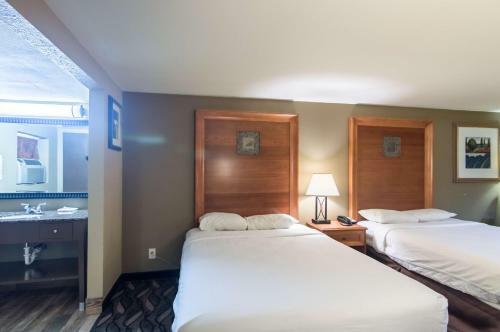 Motel Cline Shale Inn & Suites