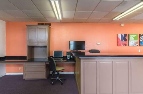 Motel Cline Shale Inn & Suites