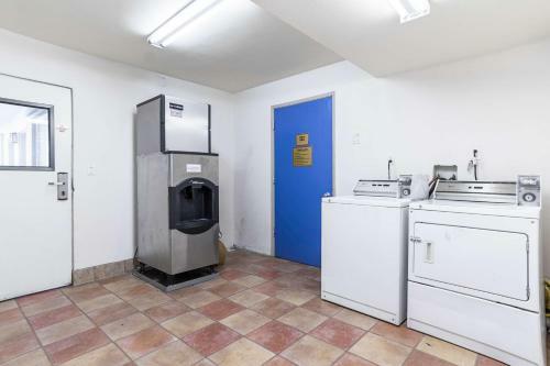 Hotel Motel 6 Mojave - Airport