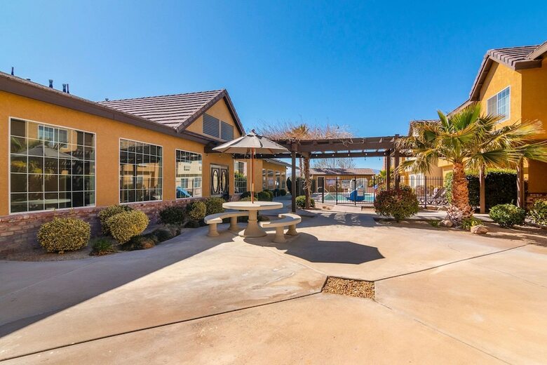 Hotel Comfort Inn & Suites