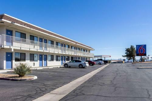 Motel 6 Mojave
