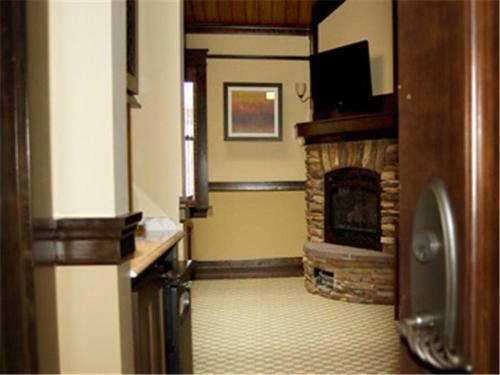 Lakeview Hotel