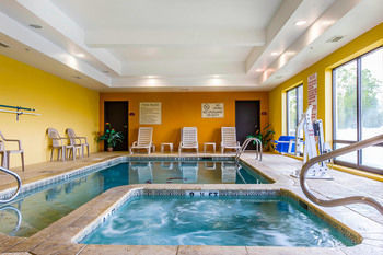 Hotel Comfort Suites Waycross