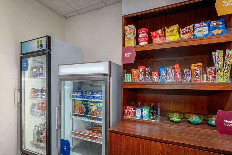 Hotel Comfort Suites Pratt