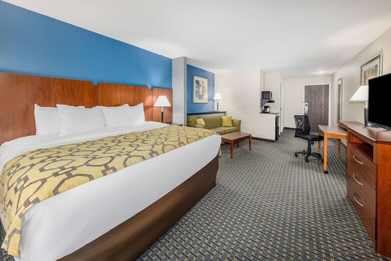 Hotel Comfort Suites Pratt