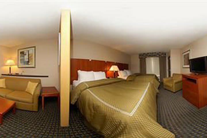 Hotel Comfort Suites Pratt
