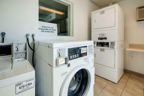 Motel 6 Kansas City Southwest - Lenexa
