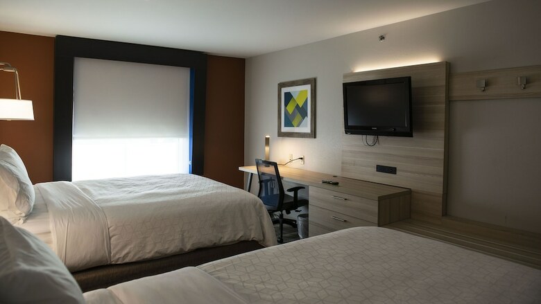 Holiday Inn Express Hotel & Suites Sedalia