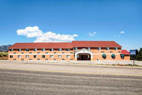 Hotel Rodeway Inn & Suites