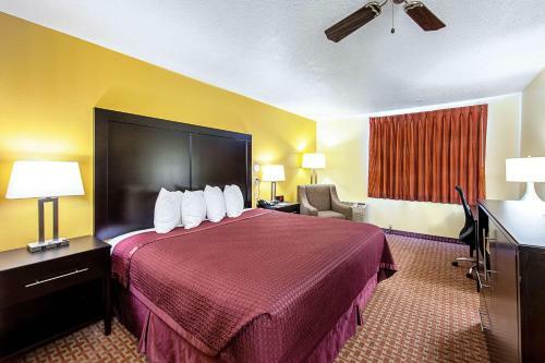 Hotel Rodeway Inn & Suites