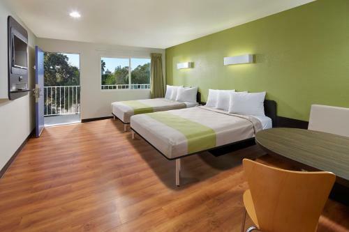 Motel 6 Redlands