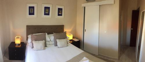 Hostal Peniche Sleep House Residence