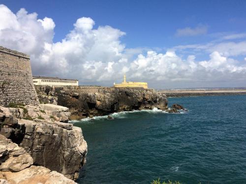 Hostal Peniche Sleep House Residence