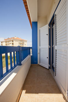 Ericeira Chill Hill Hostel & Private Rooms