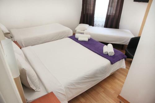 Hostal City Centre Palmira Guesthouse