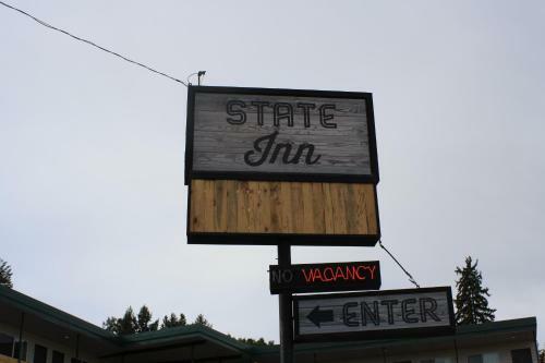 Manor Lodge Motel