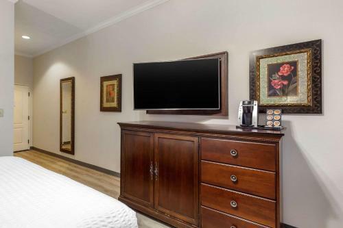Holiday Inn Express Hotel & Suites Sulphur Springs