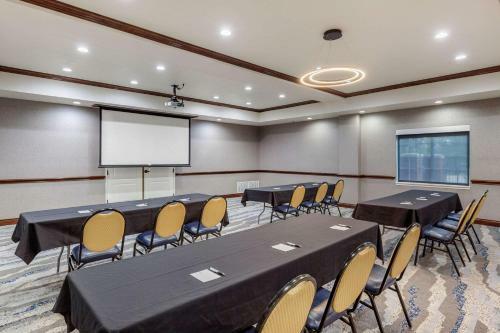 Holiday Inn Express Hotel & Suites Sulphur Springs