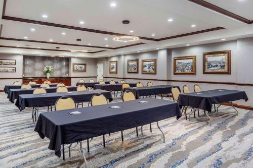 Holiday Inn Express Hotel & Suites Sulphur Springs