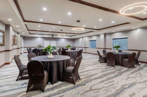 Holiday Inn Express Hotel & Suites Sulphur Springs