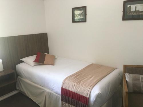 Hostal Yenton Hotel