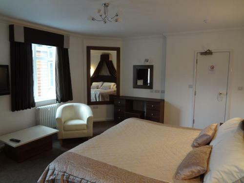 Hostal Yenton Hotel