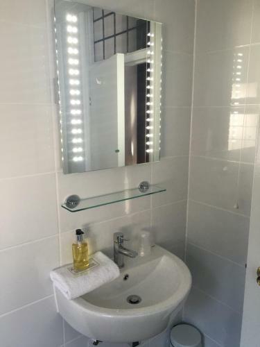 Hostal Yenton Hotel