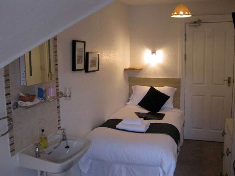 Bed & Breakfast Harvington House