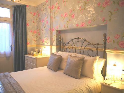 Hostal The Berburry