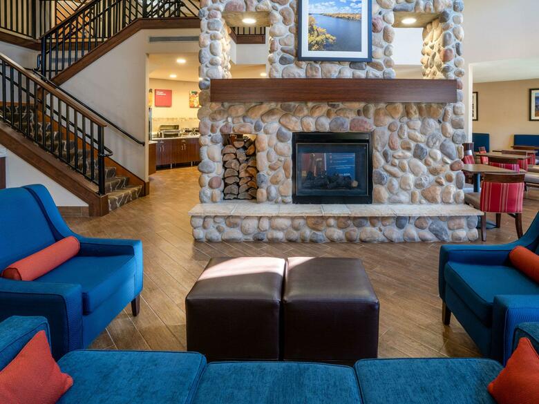 Hotel Comfort Suites Rapid River Lodge
