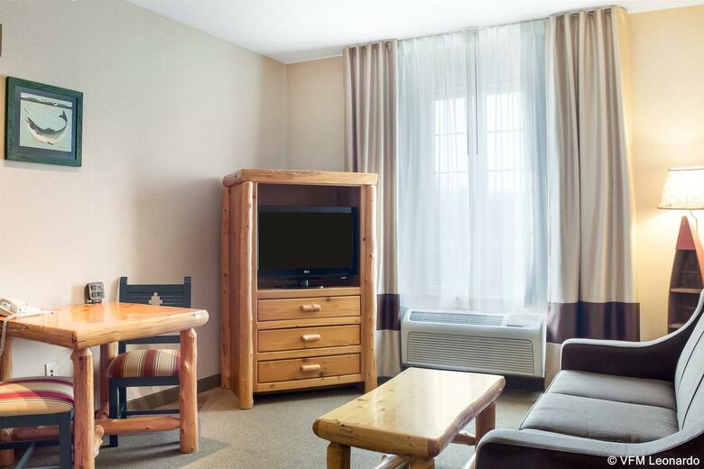 Hotel Comfort Suites Rapid River Lodge