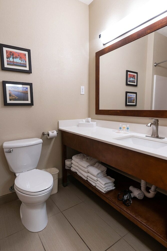 Hotel Comfort Suites Rapid River Lodge