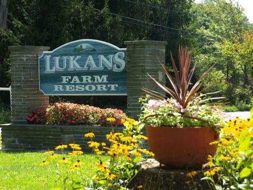 Hotel Lukans Farm Resort