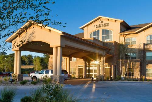 Clubhouse Hotel And Suites