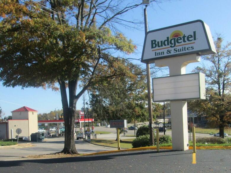 Motel Budgetel Inn & Suites