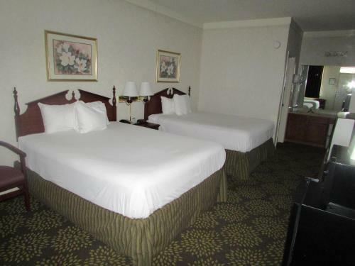 Hotel Admiralty Of Plantation Oaks
