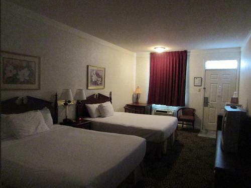 Hotel Admiralty Of Plantation Oaks