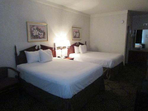 Hotel Admiralty Of Plantation Oaks