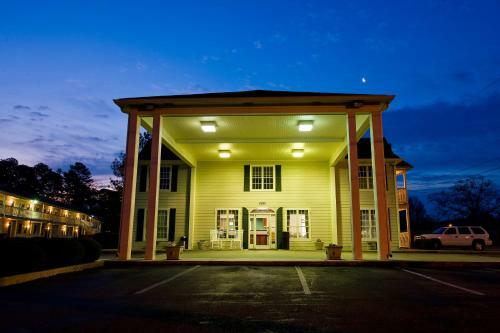 Hotel Admiralty Of Plantation Oaks