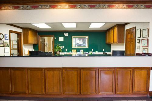 Hotel Admiralty Of Plantation Oaks