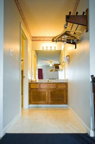 Posada Admiralty Inn & Suites - Millington