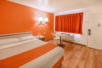 Motel 6 Huntsville
