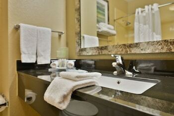 Holiday Inn Express Hotel And Suites Forrest City