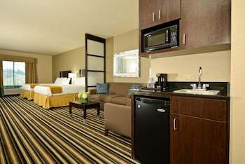 Holiday Inn Express Hotel And Suites Forrest City