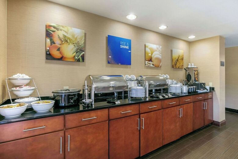 Hotel Comfort Suites Forrest City