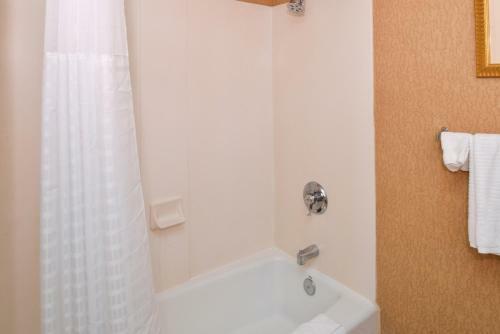 Hotel High Country Inn - Susanville