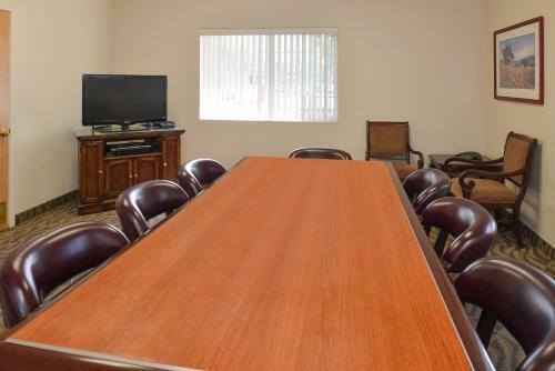 Hotel High Country Inn - Susanville
